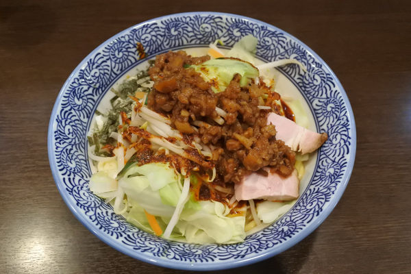 「鰹だし油辛そば￥８５０」@麺や 旅凮車の写真