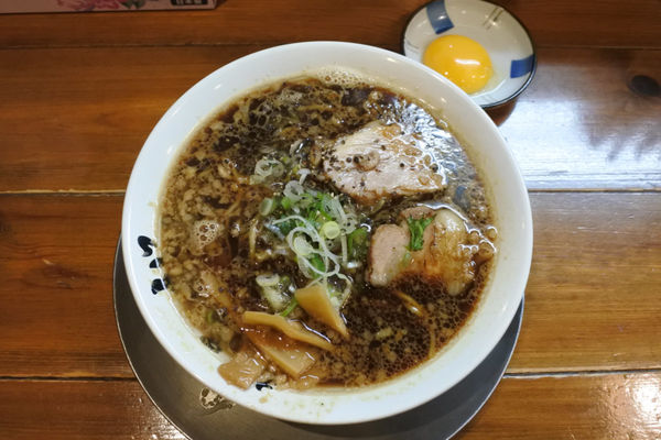 「名古屋ブラック￥８００」@中華そば桜の写真