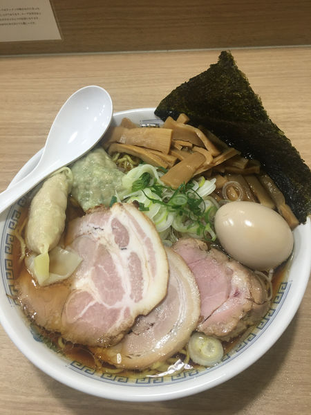 「特製ラーメン1200円+特盛200円+メンマ120円」@覆めん 花木の写真