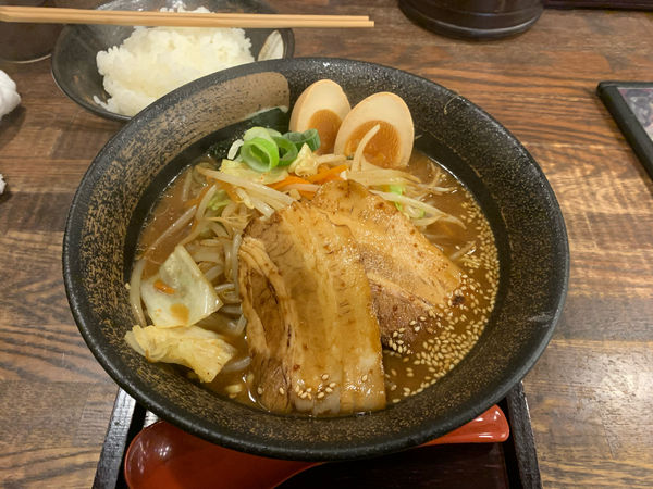 「八蔵味噌ラーメン800円+満腹セット300円」@八蔵の写真