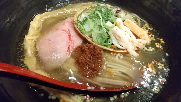 「ズワイガニと香箱ガニの清湯塩（限定1500円）＋ライス」@自家製麺 竜葵の写真