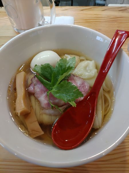 「中華そば(松)(白)」@自家製麺 くろ松の写真