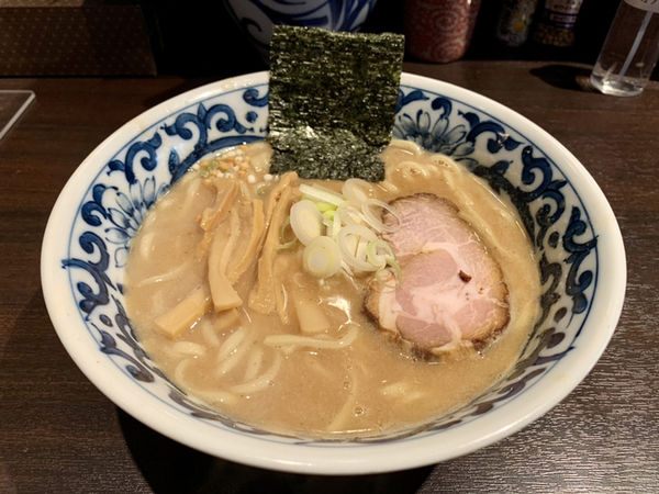 「らー麺…740円」@九段 斑鳩 市ヶ谷本店の写真