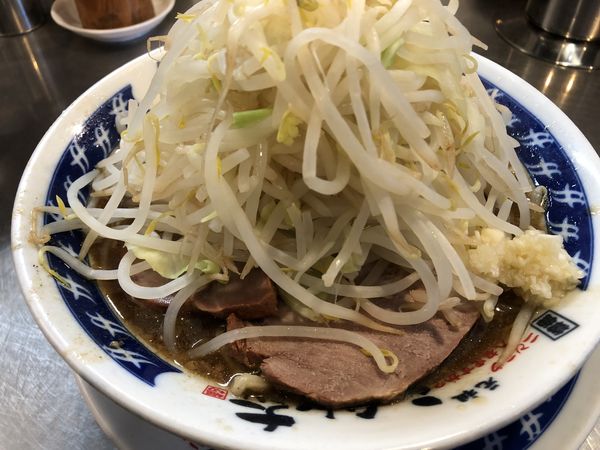 「煮干らーめん　野菜多め・ニンニク半分　760円」@ラーメン大 下高井戸店の写真