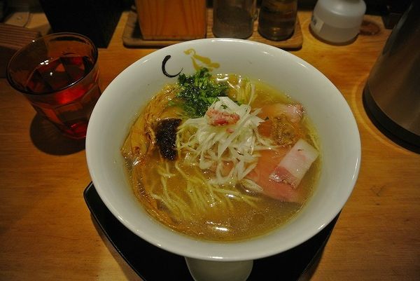 「真鯛と蛤の塩そば 950円」@SOBAHOUSE 金色不如帰 新宿御苑本店の写真