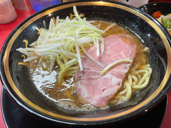 「【限定】丿貫コラボ 蟹豚＋半賄い飯」@家系ラーメン とらきち家の写真