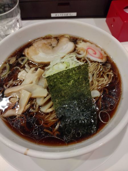 「昭和の醤油ラーメン(大盛)」@ラーメン処 そうじゃ屋の写真