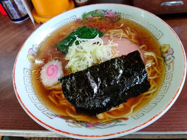 「しょうゆラーメン(並盛)550円」@かつ味の写真