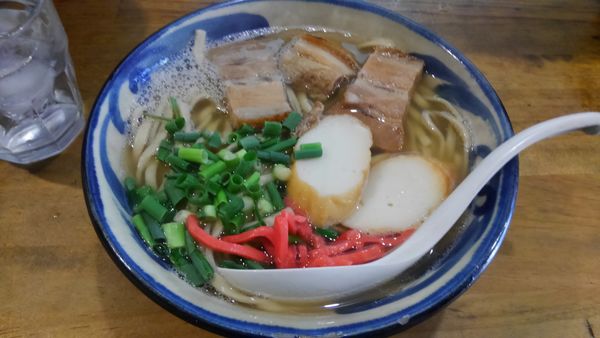 「沖縄そば　750円」@沖縄そば てぃあんだーの写真