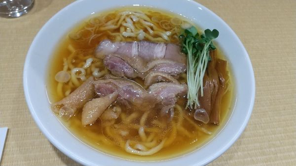 「手打親鶏中華そば（中太麺）820円」@手打 親鶏中華そば 綾川の写真