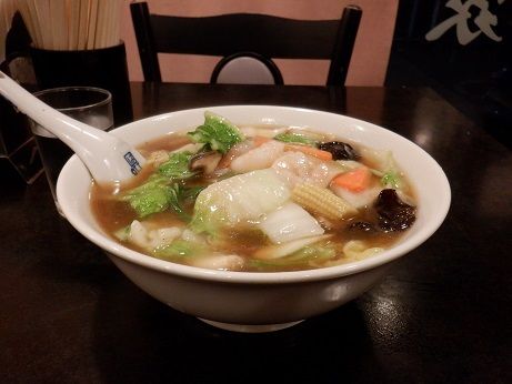 「蝦仁湯麵　（えびそば）《塩味》」@中国料理上海酒家の写真