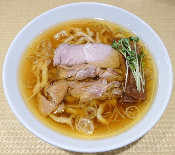 「親鶏中華そば（極太麺）」@手打 親鶏中華そば 綾川の写真