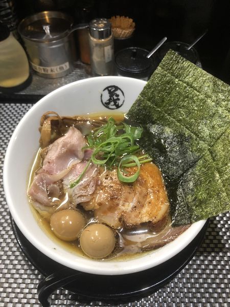 「特選しょうゆ」@麺屋 義の写真