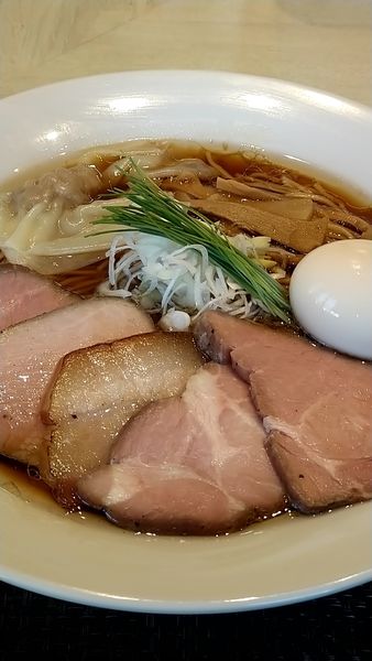 「特製中華そば醤油大盛り」@宍道湖しじみ中華蕎麦 琥珀 東京本店の写真