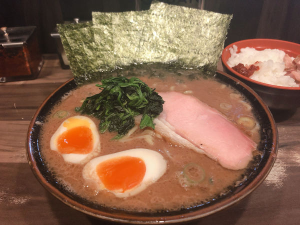 「のり玉らーめん」@神田ラーメン わいず 神田本店の写真