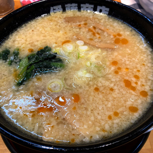 「白の味噌ラーメン（背脂多め）800円」@伊藤商店 足利店の写真