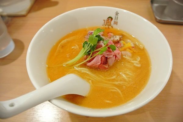 「【限定】金目鯛らぁ麺〜濃厚白湯仕立て 850円」@らぁ麺 鳳仙花の写真