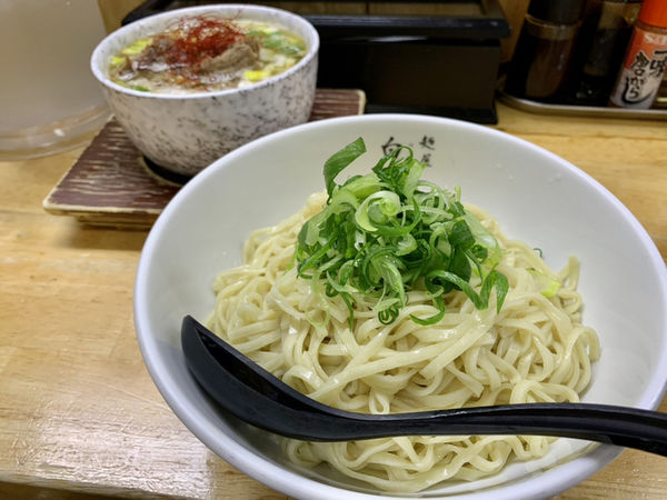 「牛すじ旨汁つけそば…990円・牛サガリ漬け丼…300円」@麺屋 白神の写真