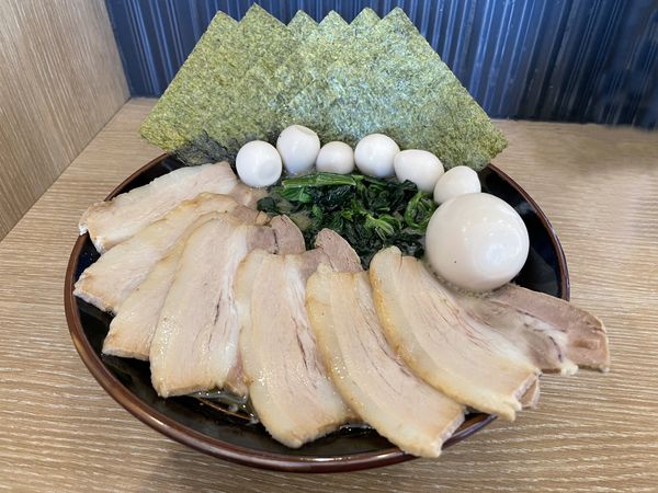 「豚骨醤油SPラーメン920+法菜100+鶉100＋チャ270」@一正家 柳津店の写真