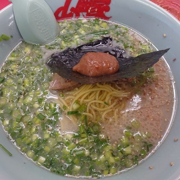 「朝ラーメン470円、クーポン卵」@ラーメン山岡家 長野南長池店の写真