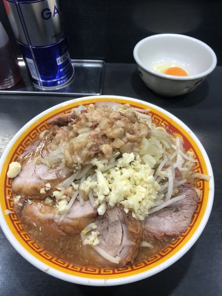 「豚増しラーメン＋生卵」@えどもんどの写真
