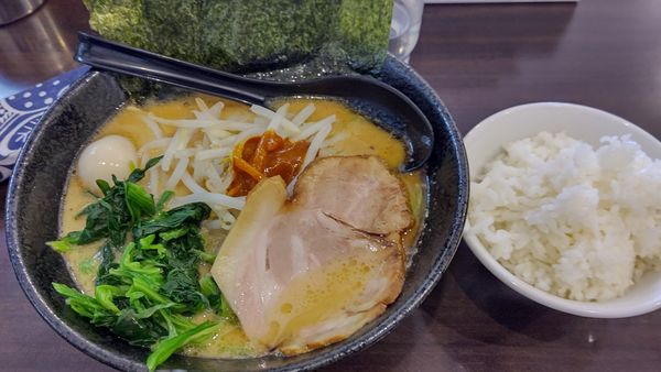 「冬限定味噌+ライス」@ラーメン 西輝家の写真