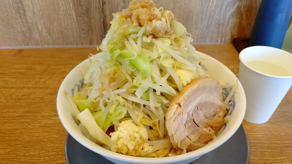 「ラーメントッピング全部(野菜半W）」@ジャンクガレッジ 川越小堤店の写真