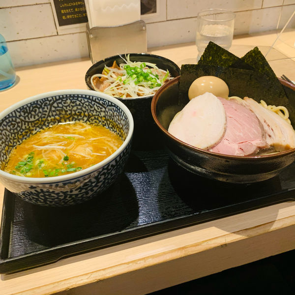 「特製濃厚魚介つけ麺　1350円　ジンジャー丼　250円」@麺屋 一燈の写真