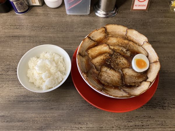 「醤油ラーメン【肉増し】」@焼豚ラーメン 弥太郎 豊川本店の写真