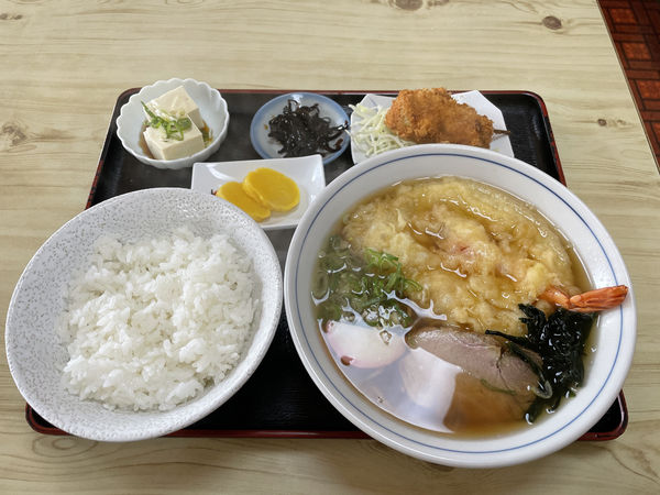 「天ぷら中華そば定食980円」@福助支店の写真