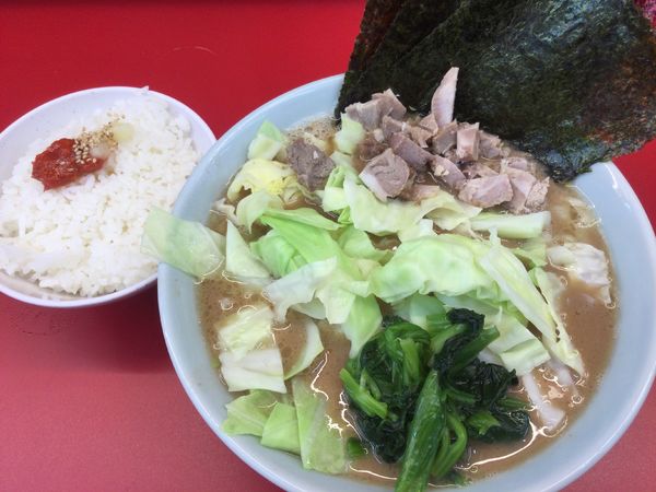 「朝ラーメン＋キャベツ(¥500＋ライス無料)」@ラーメン堀田家の写真