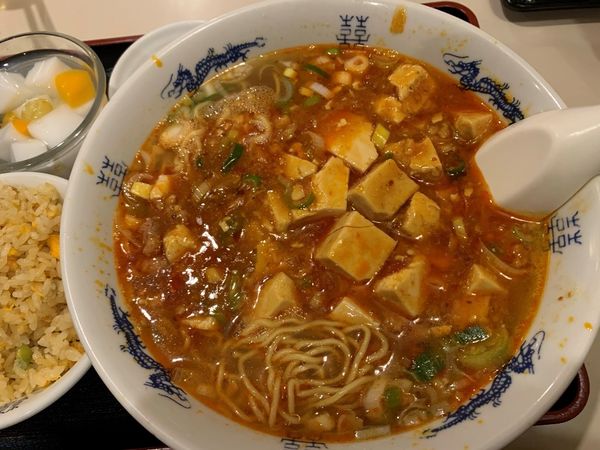 「麻婆麺＋半炒飯（ランチメニュー）」@味園酒家 日本橋店の写真