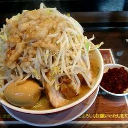 らーめん小   野菜マシ  自家製唐辛子 アブラちょいマシ駐