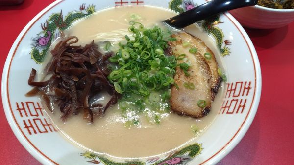 「激辛高菜豚骨ラーメン」@釜炊き豚骨らーめん マルハ軒の写真