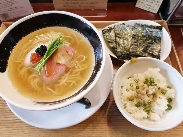 「のどぐろ煮干し白醤そば990円 のり100円茶漬けご飯200」@麺処しろくろの写真