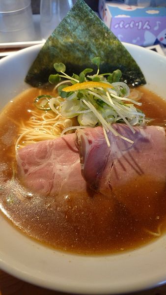 「煮干し中華(醤油) 並」@中華そば専門 めんやいただきの写真