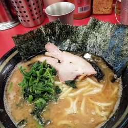 ラーメン、半ライス