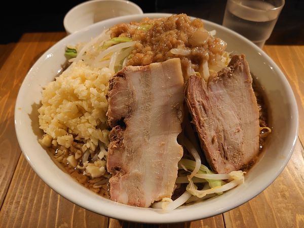 「ラーメン300g ヤサイニンニクアブラ」@ラーメン豚珍の写真