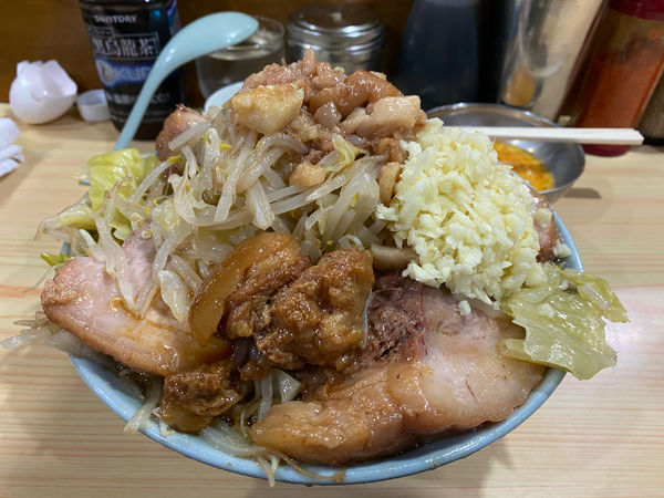 「国産ブタメン　アブラ　ネギ　生卵」@ラーメン富士丸 明治通り都電梶原店の写真