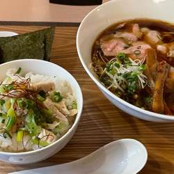 ランチ限定 チャーシューメン 味玉海苔トッピング