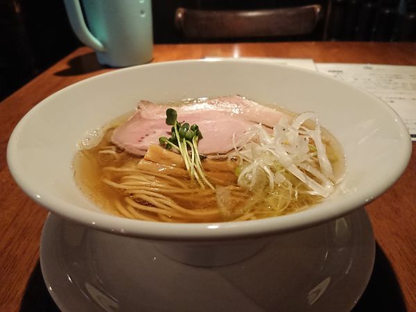 「白醤油ラーメン」@ラーメン ニュー松戸の写真