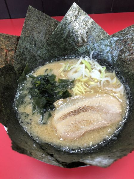 「豚骨ラーメン＋のり増し＋サービスミニライス」@とんこつラーメン松平 六浦店の写真