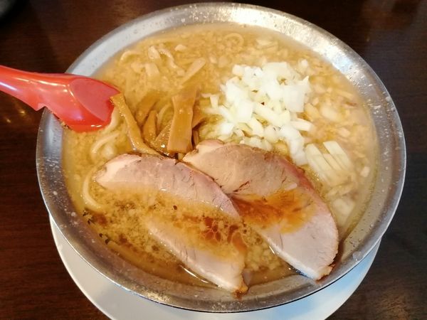 「ラーメン玉ねぎ増し、餃子」@成龍の写真