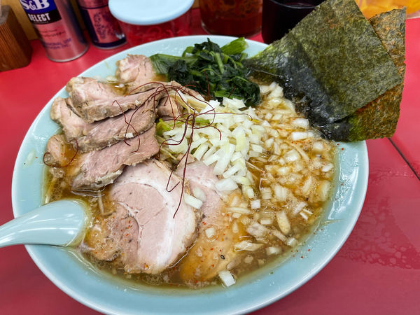 「七味お酢ラーメン　ネギ　チャーシュートッピング」@ラーメンショップ 犬塚本店の写真