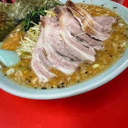 七味お酢ラーメン味噌　ネギ　チャーシュートッピング