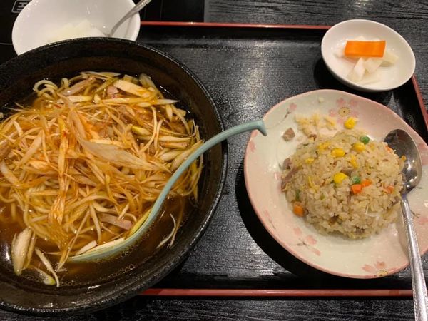 「ネギラーメン＋半チャーハン」@東北大飯店の写真