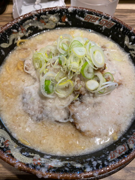 「特製らーめん➕麺硬め➕大盛➕無料トッピング（チャーシュー１枚）」@らーめん 平太周 味庵 西大島店の写真