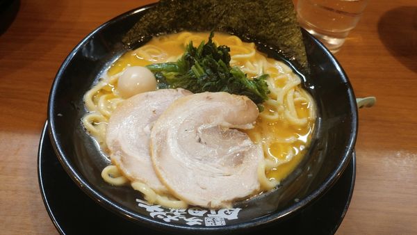 「ラーメン+チャーシュー1枚増し」@町田商店 横浜駅前店の写真