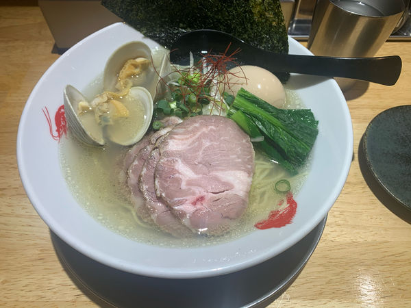 「特製塩ラーメン(3種の貝出汁)」@ウミのチカラの写真