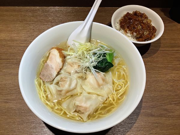 「雲呑麺 塩　ミニミニ魯肉飯のセット」@雲呑麺のお店 おんわの写真